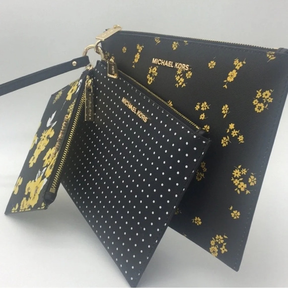 Michael Kors Jet Set Travel Wristlets (Large One) - Picture 2 of 11